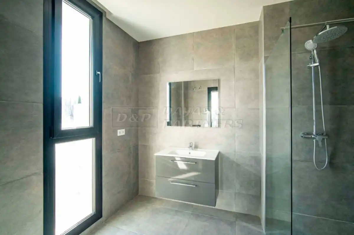 Bathroom of Houses for sale in L'Alfàs del Pi  with Air Conditioner, Heating and Terrace