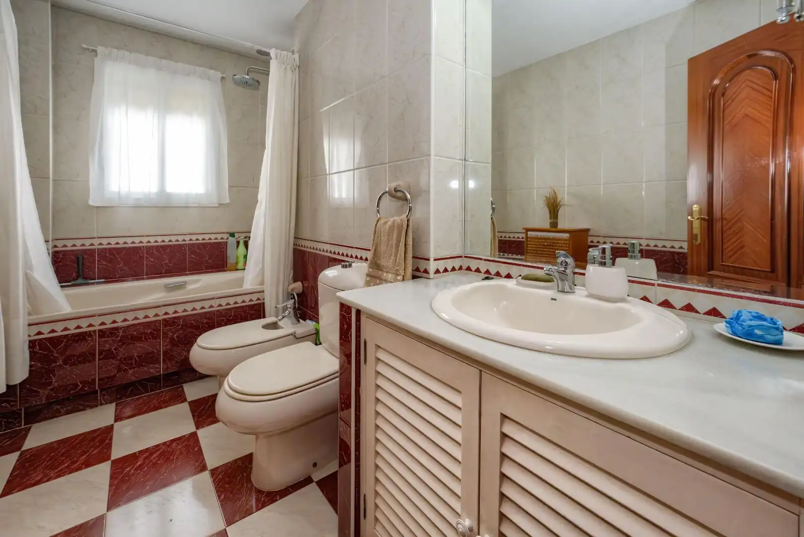 Bathroom of Houses for sale in Tomares  with Air Conditioner, Heating and Private garden