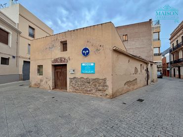 Casa amb jardí en venda a Calle San Roque