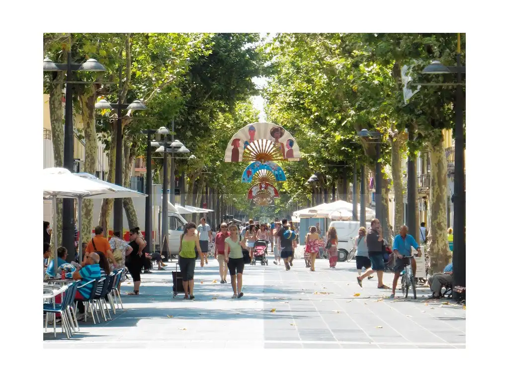 Local comercial en traspàs a Rambla de la Pau, imagen 2