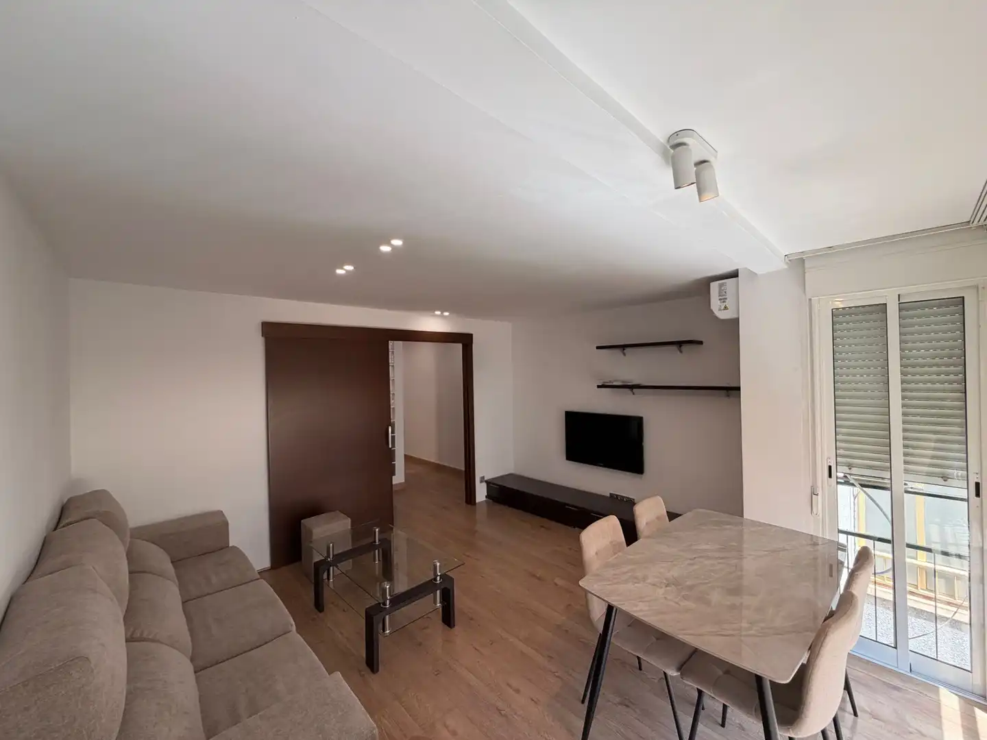 Sala d'estar de Pis de lloguer en Elche / Elx amb Aire condicionat, Parquet i Moblat
