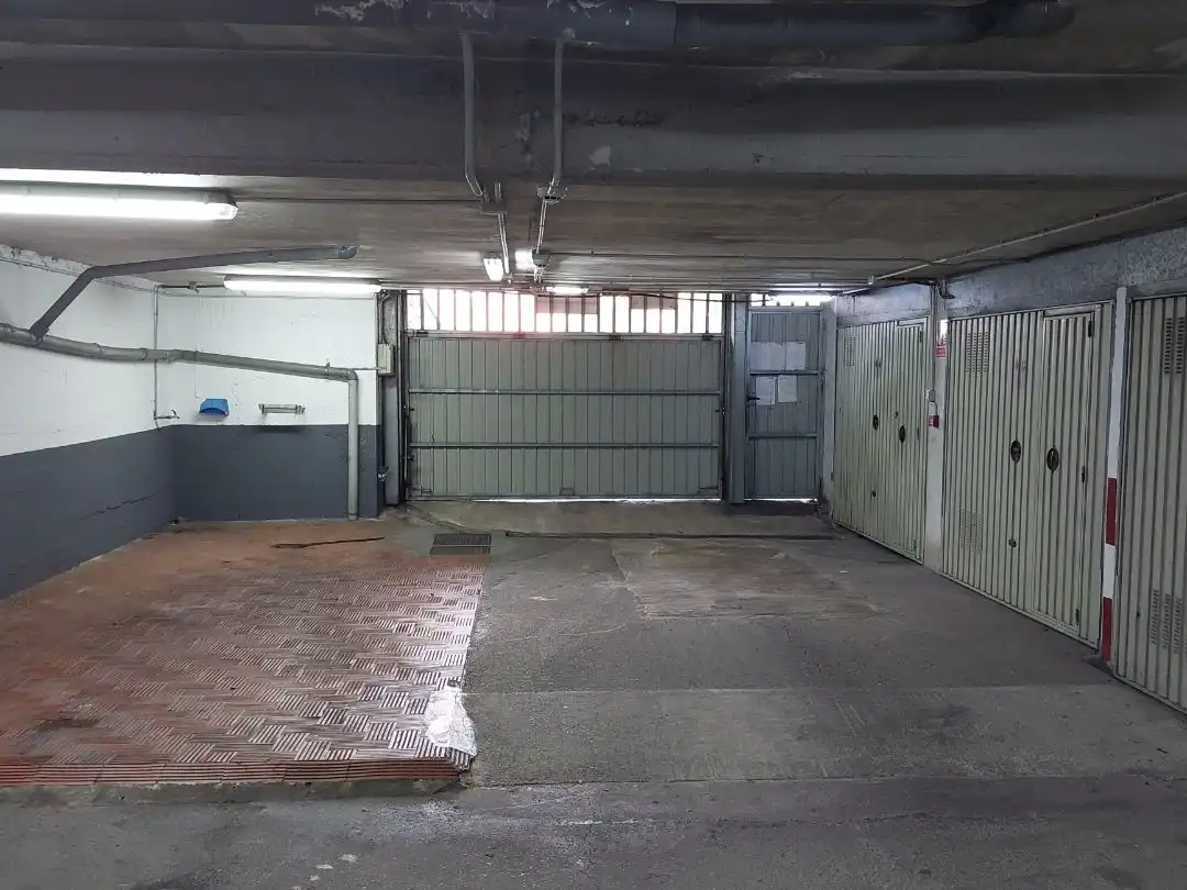 Aparcament de Garatge en venda en Avilés