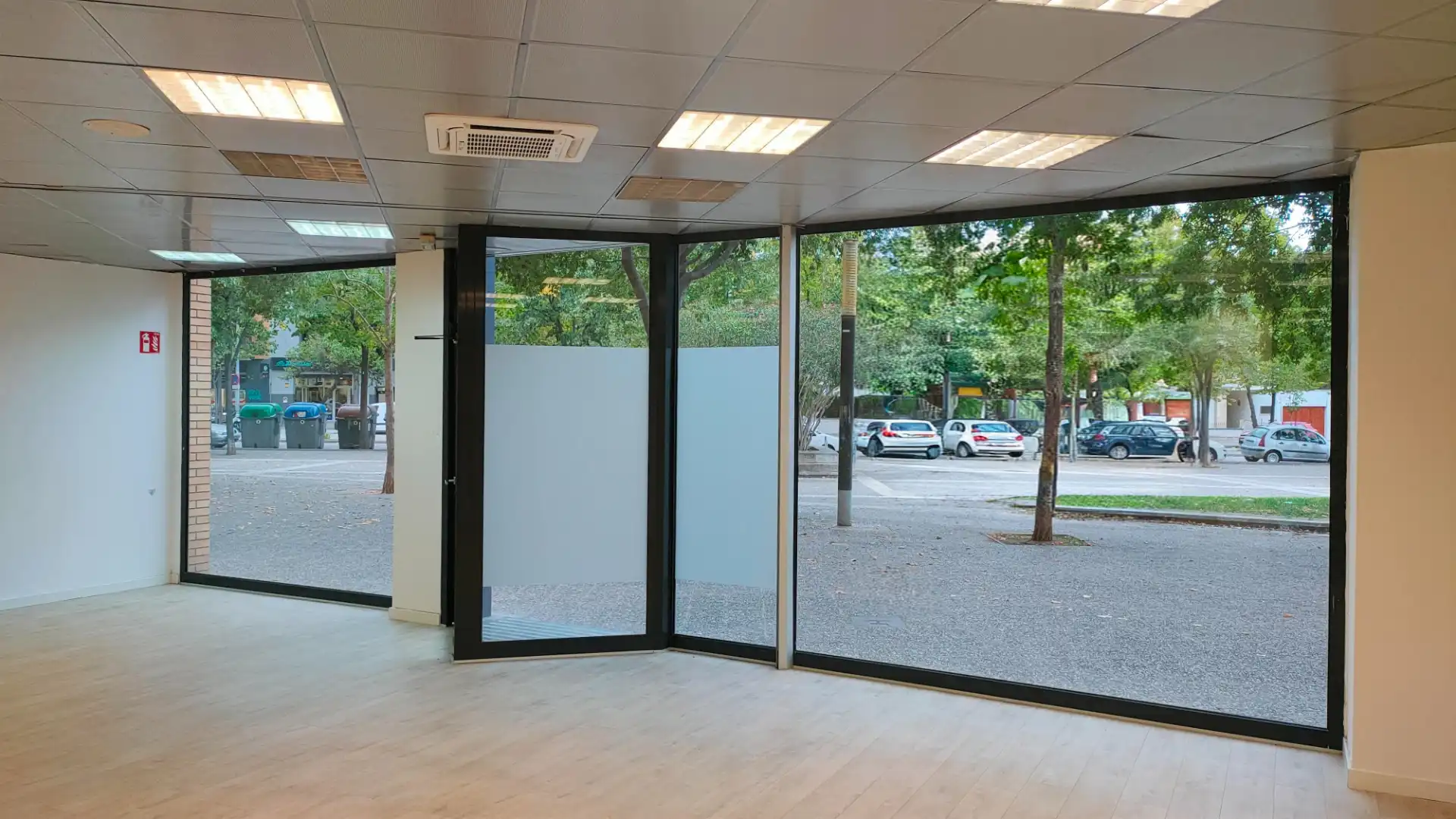 Local de alquiler en Girona con Aire acondicionado y Alarma