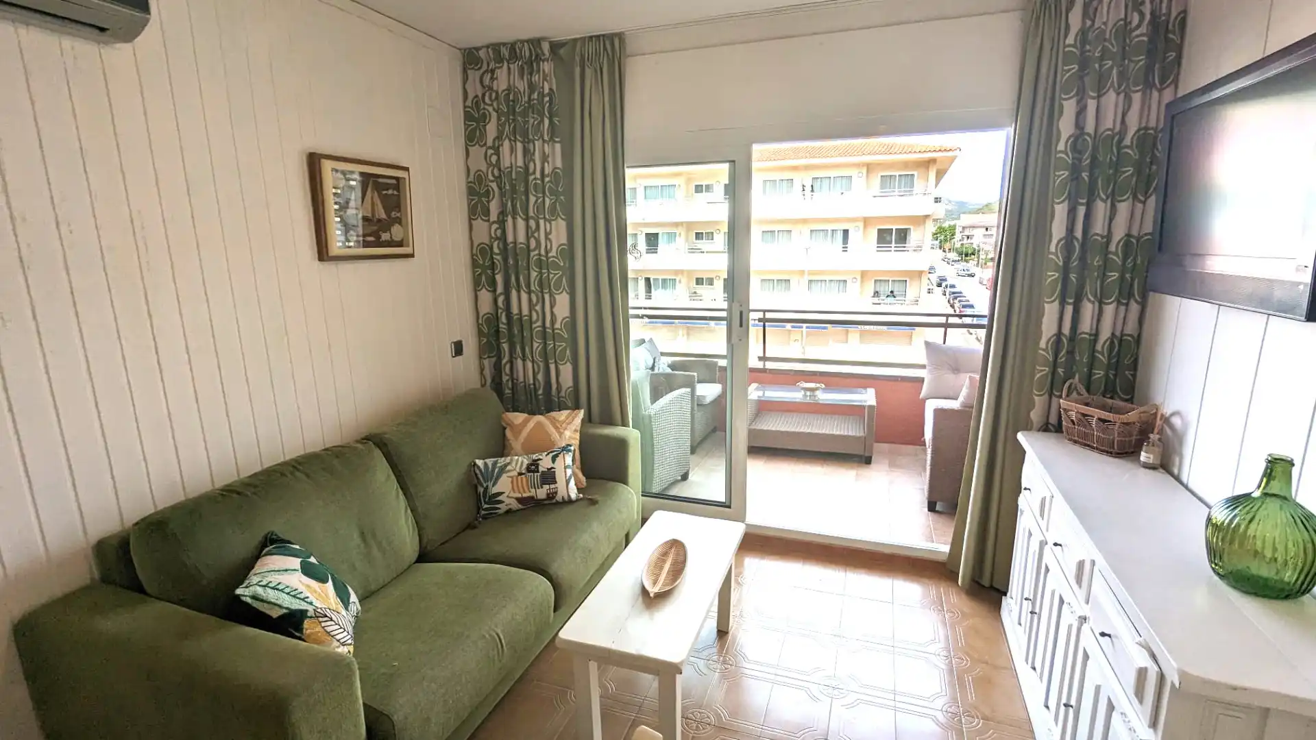 Habitación de Apartamento de alquiler en L'Estartit con Aire acondicionado, Calefacción y Terraza