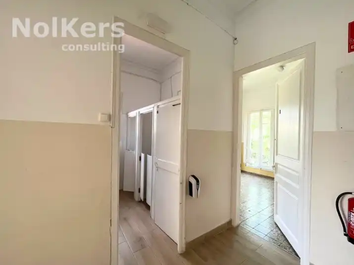 Dormitori de Oficina de lloguer en Barcelona amb Calefacció i Terrassa