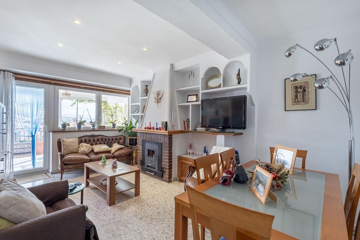 Sala de estar de Casa o chalet en venta en Monachil con Aire acondicionado, Jardín privado y Terraza