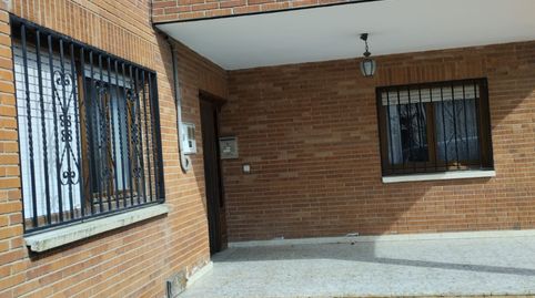 ocasion en san torcuato a 10 mimutos de haro y de santo domingo chalet urbano de 100m2 con terrero de 415m2