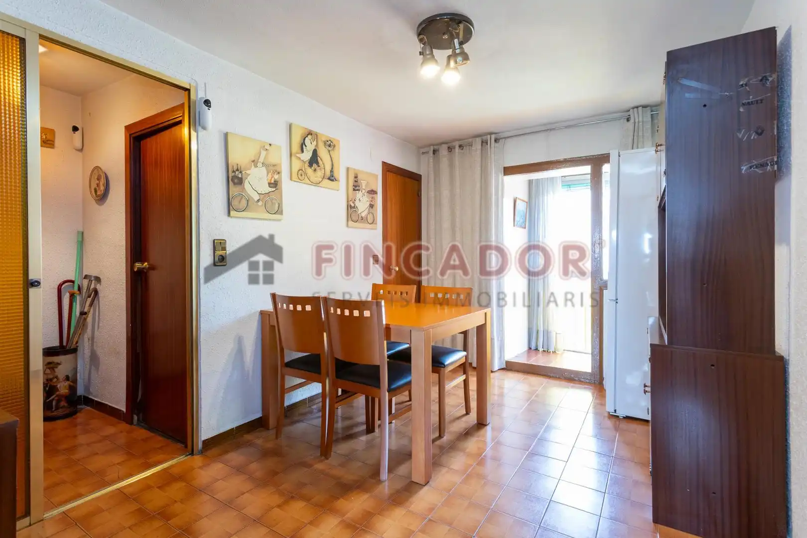 Comedor de Piso en venta en Barcelona con Balcón