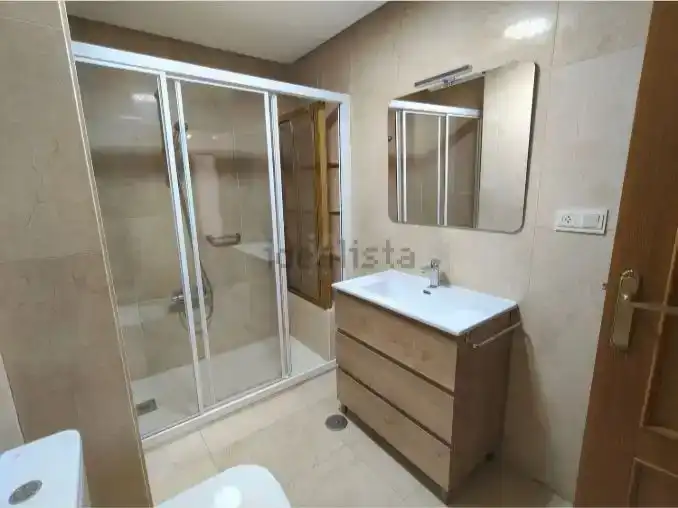 Badezimmer von Wohnung zur Miete in Centro
