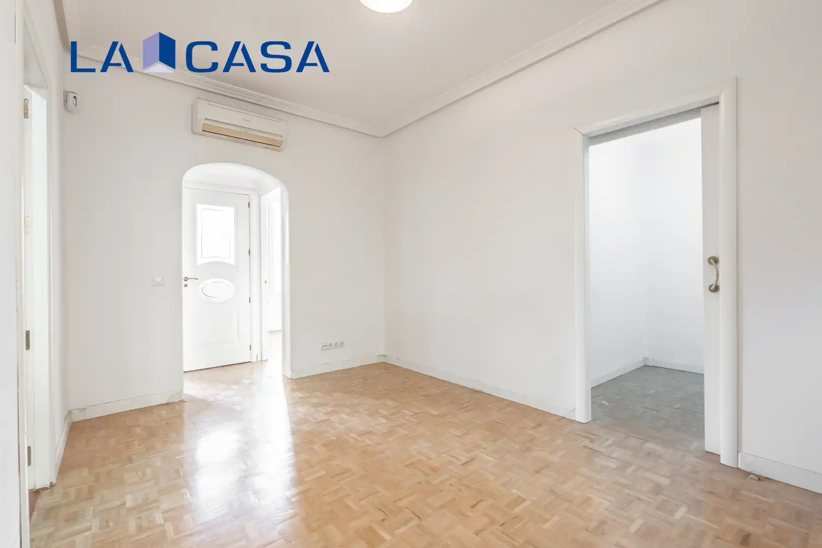 Exterior view of Flat for sale in  Madrid Capital  with Heating