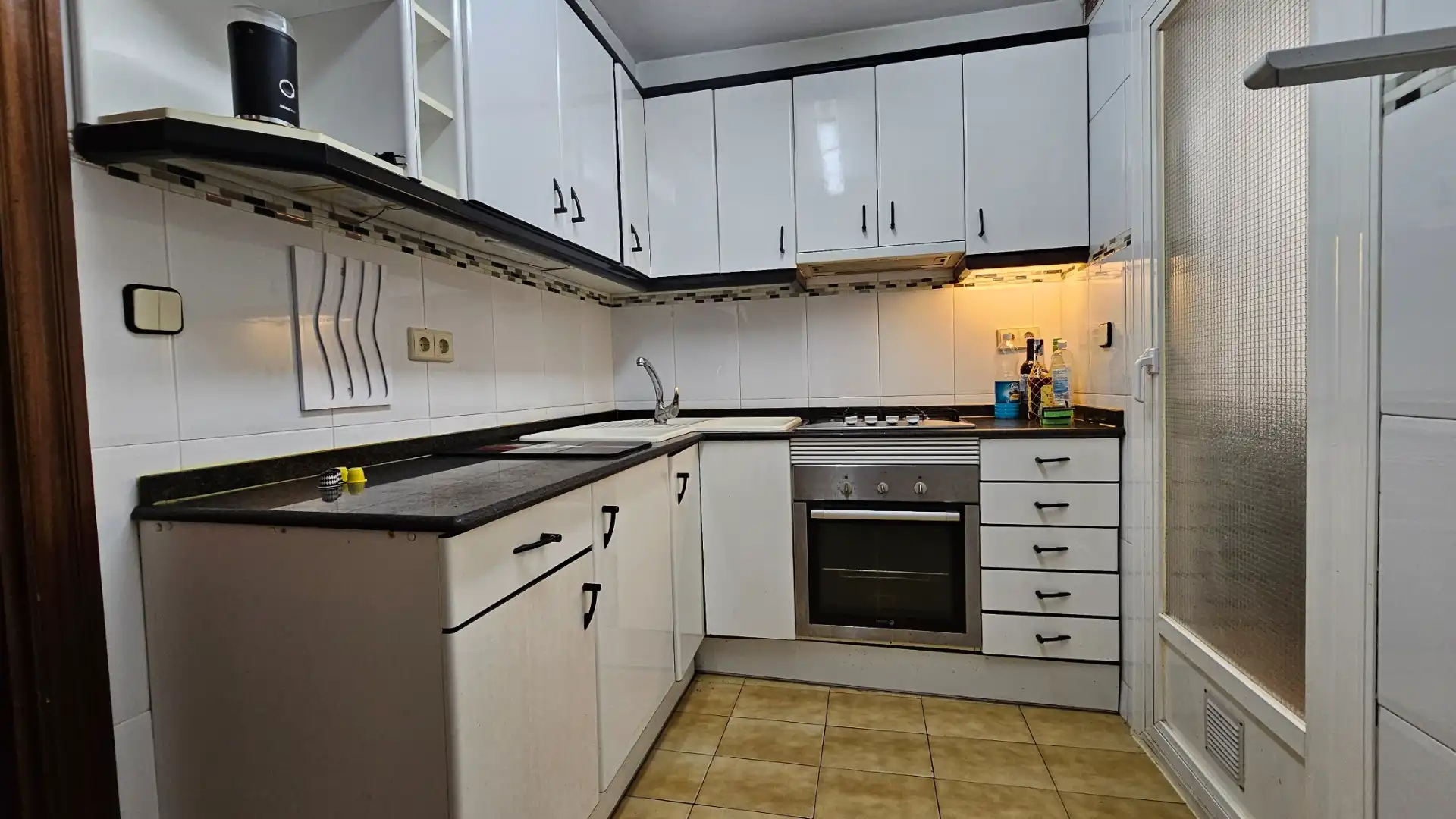 Cocina de Piso en venta en Santa Coloma de Gramenet con Aire acondicionado y Horno