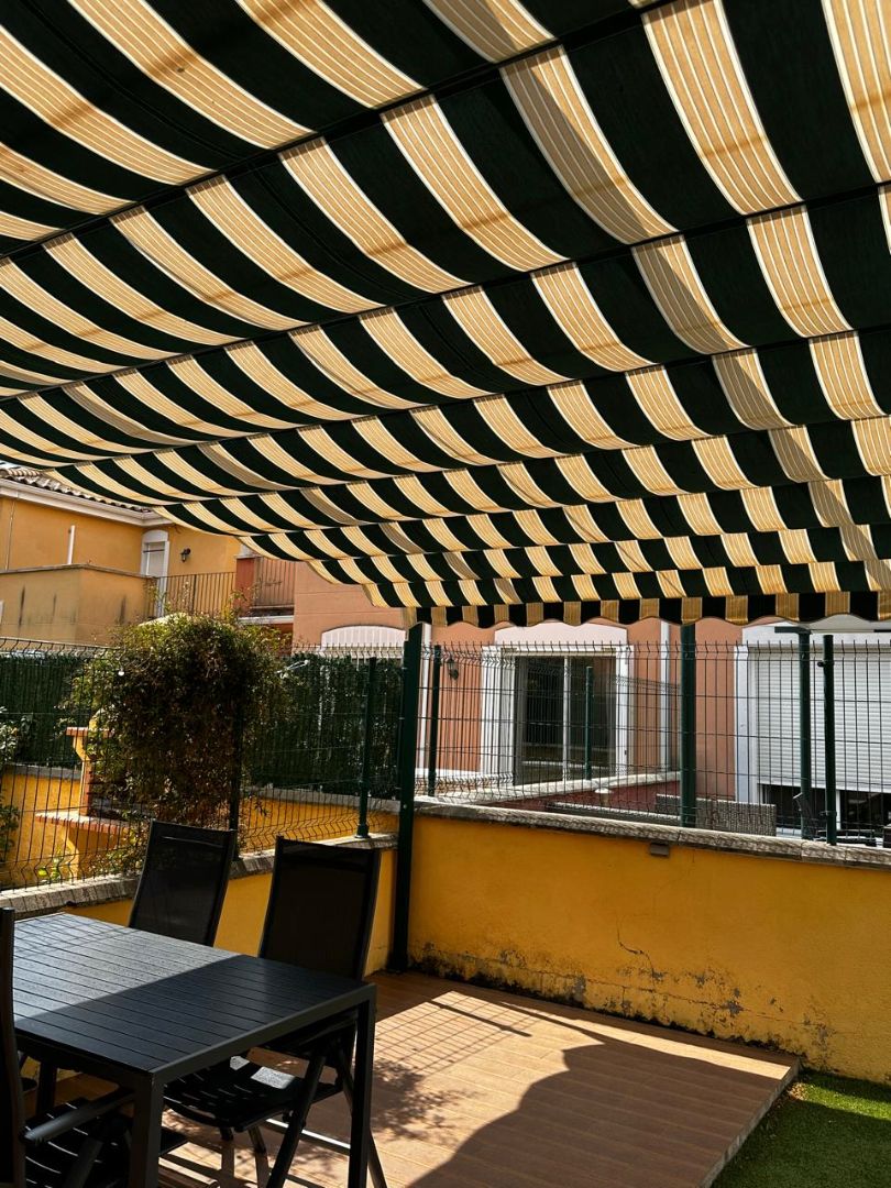 Terrassa de Casa adosada en venda en Mont-roig del Camp amb Aire condicionat, Jardí privat i Terrassa