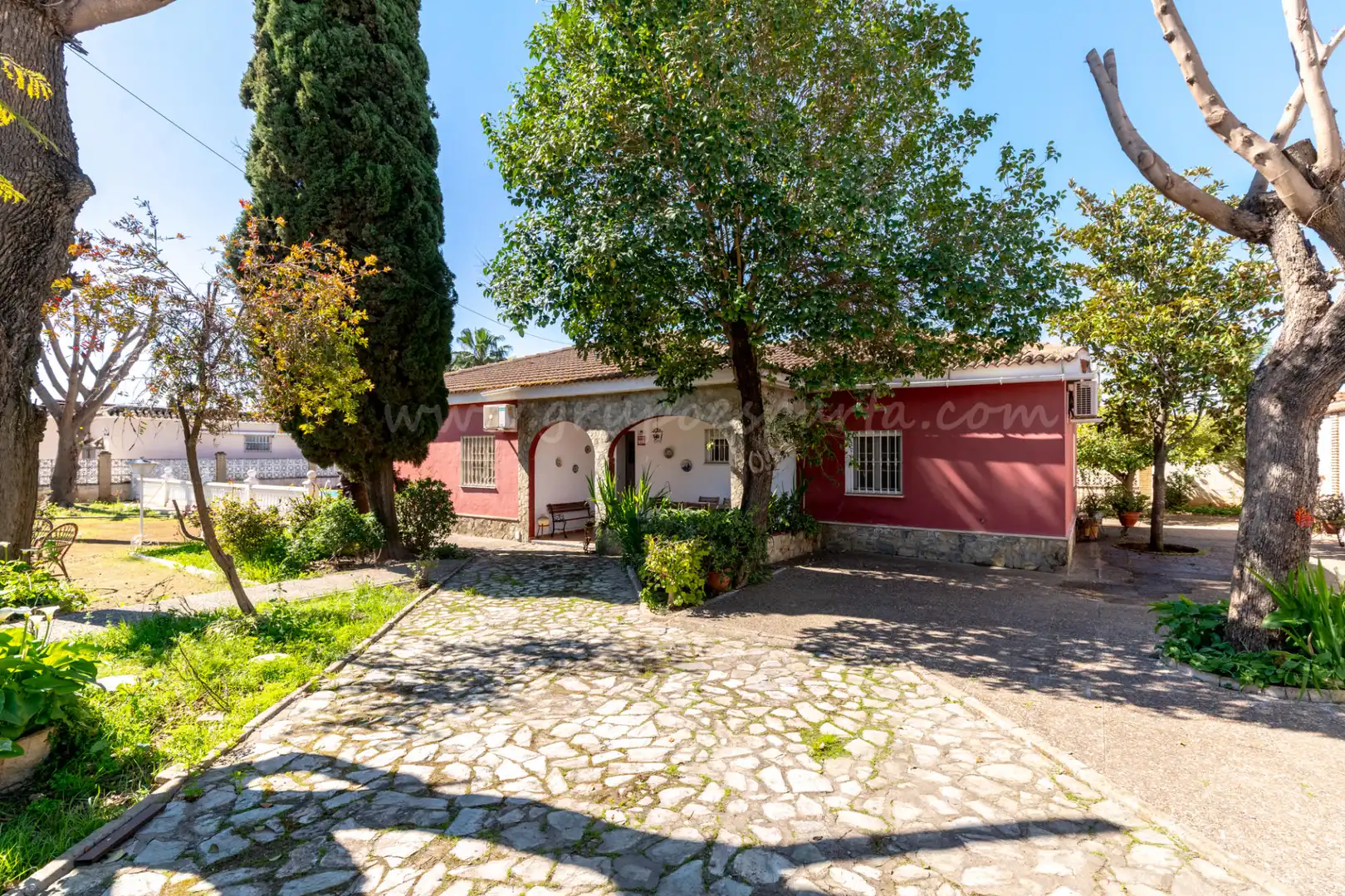 Vista exterior de Casa o chalet en venta en Villanueva del Ariscal con Aire acondicionado, Calefacción y Jardín privado