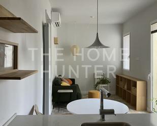 Living room of Flat to rent in  Madrid Capital  with Air Conditioner, Heating and Furnished