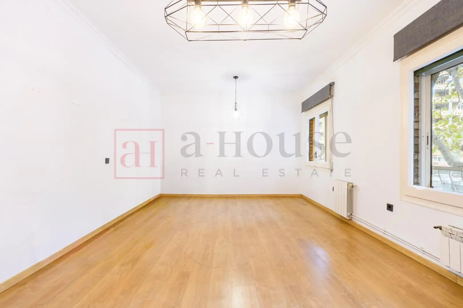 Sala de estar de Piso en venta en Barcelona con Aire acondicionado, Calefacción y Parquet