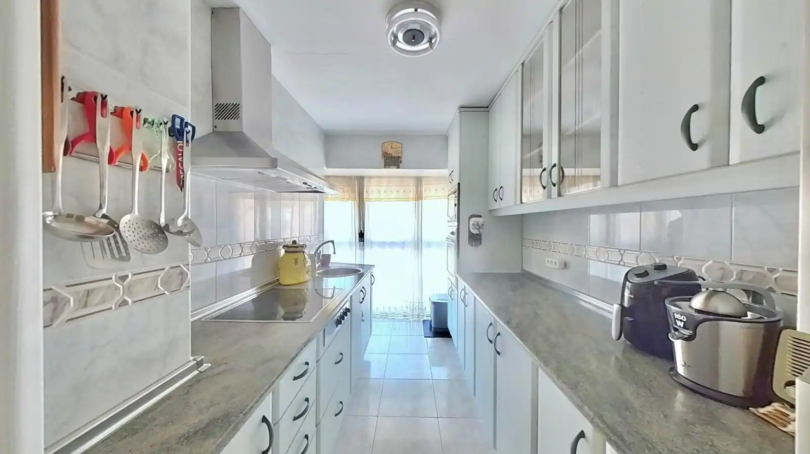 Cocina de Apartamento en venta en Madrid con Calefacción y Trastero