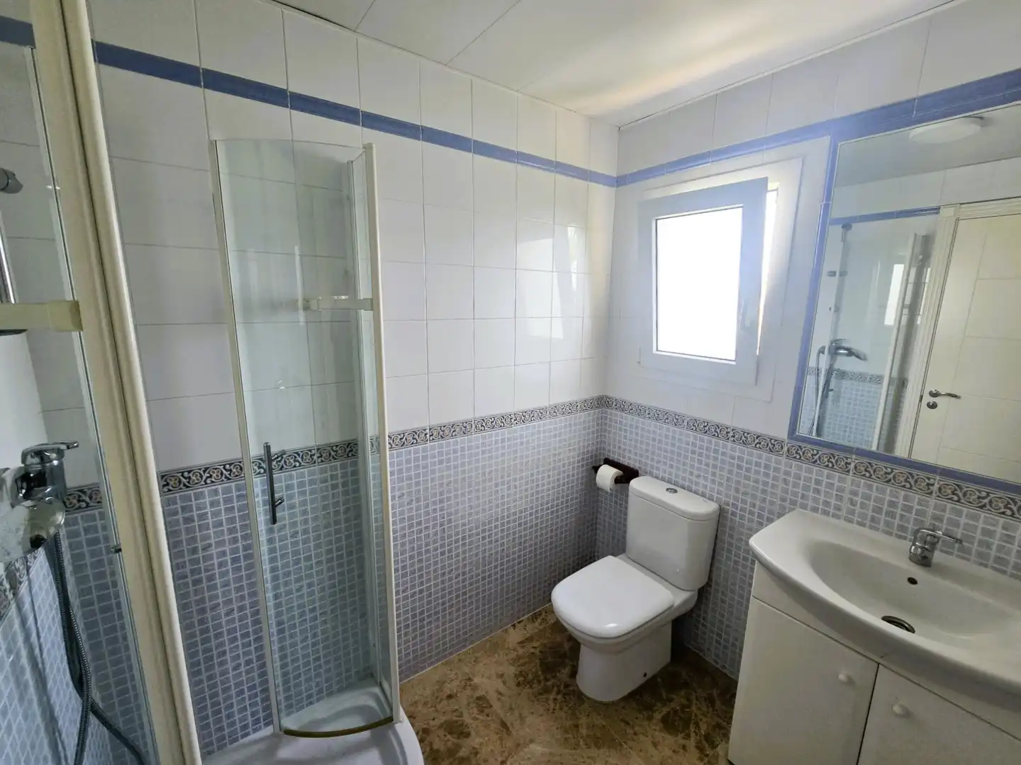 Bany de Pis en venda en Mijas amb Aire condicionat, Calefacció i Terrassa