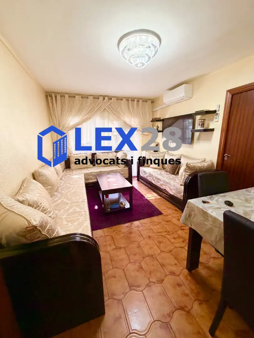 Piso con terraza en venta en Carrer de Juan Valera, imagen 3