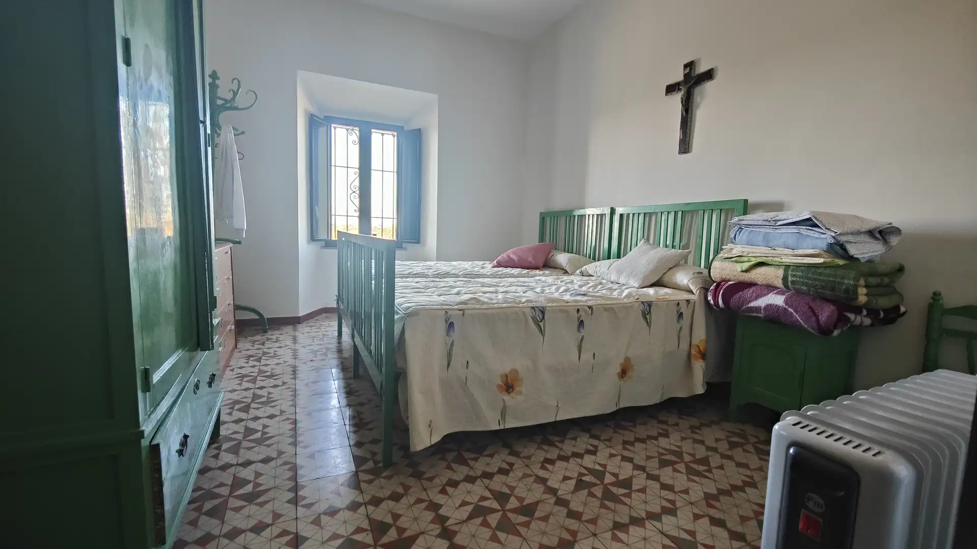 Houses for sale in Calle Lopez de Ayala, Rena
