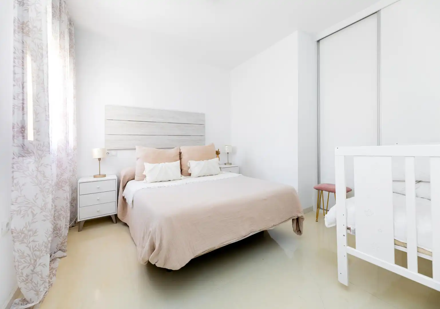 Bedroom of Apartments for sale in La Zubia