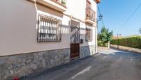 Vista exterior de Casa adosada en venda en Ogíjares amb Jardí privat, Terrassa i Traster