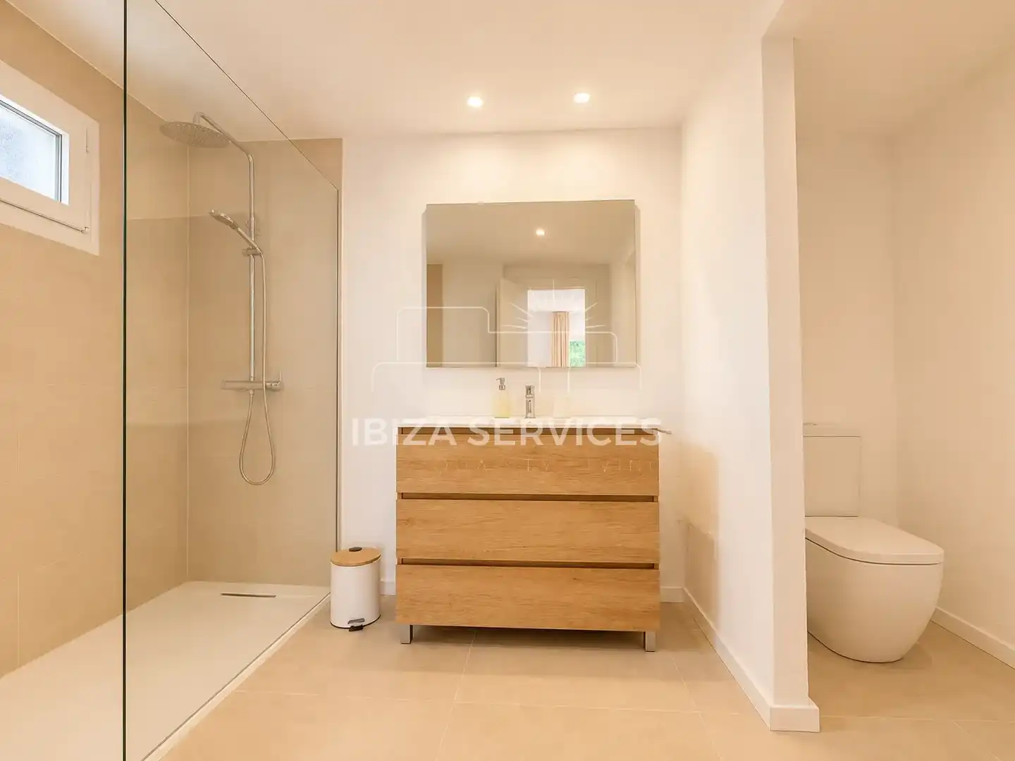 Baño de Casa o chalet de alquiler en Santa Eulària des Riu con Aire acondicionado, Jardín privado y Piscina
