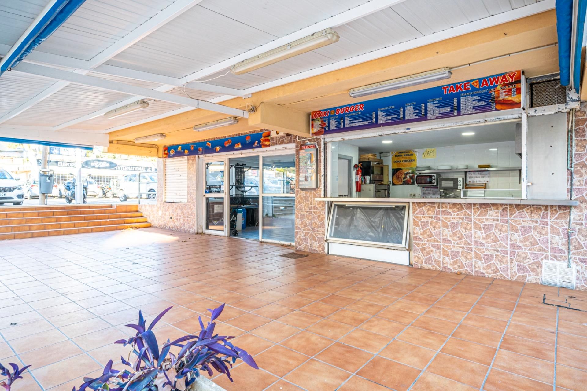 Geschaftsraum zur ubertragung in Calvià mit Klimaanlage, Heizung und Terrasse