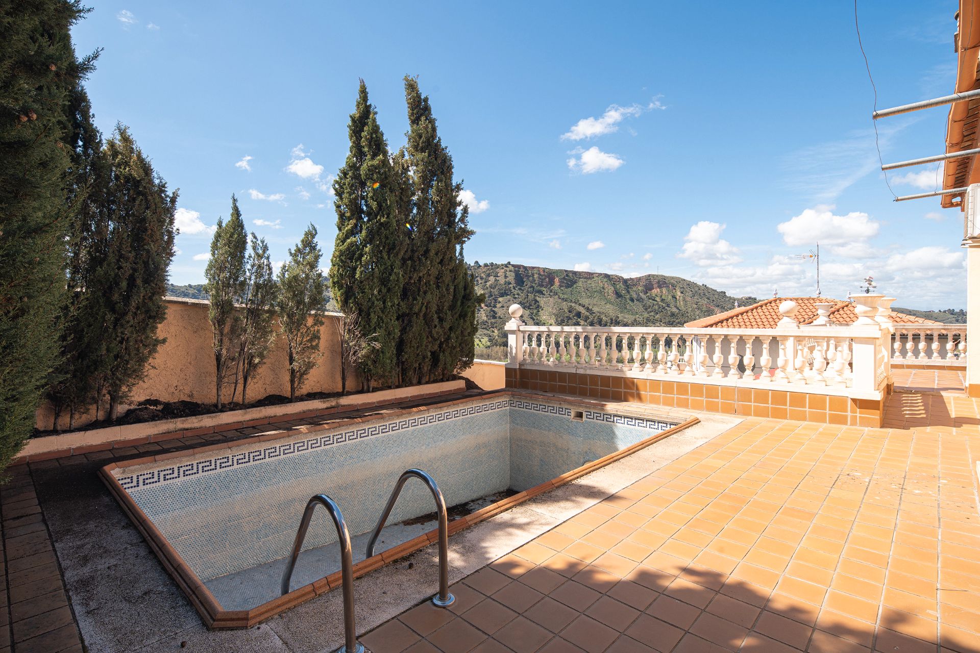 Piscina de Casa adosada en venda en Cenes de la Vega amb Aire condicionat, Calefacció i Jardí privat