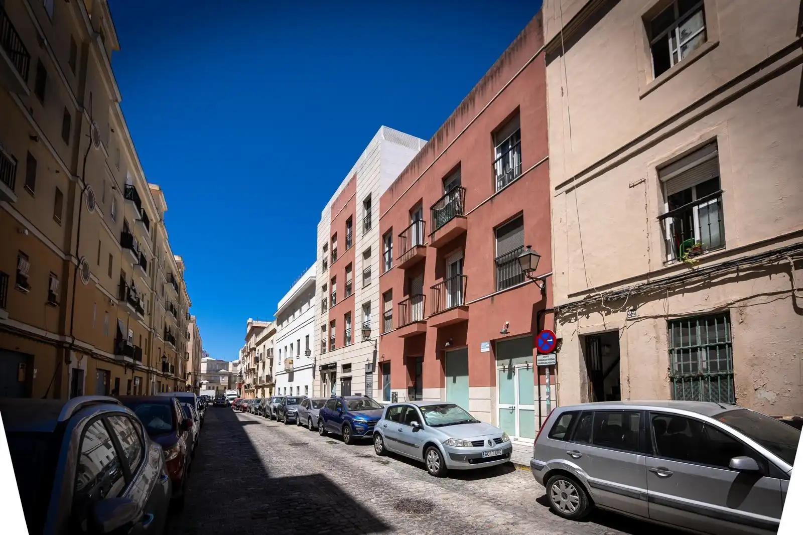 Vista exterior de Pis en venda en Cádiz amb Aire condicionat
