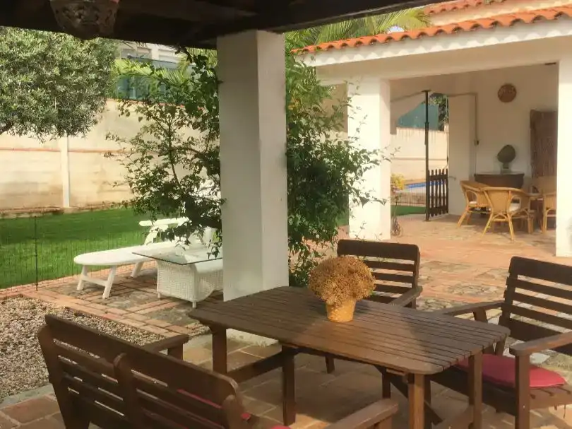 Terrasse von Wohnung zum Verkauf in Cobisa mit Klimaanlage, Privatgarten und Parkett