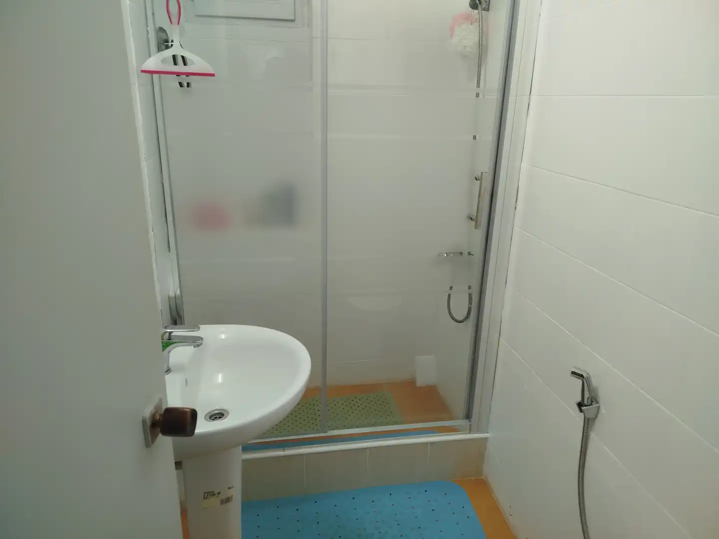 Baño de Piso de alquiler en Garbinet - Vistahermosa