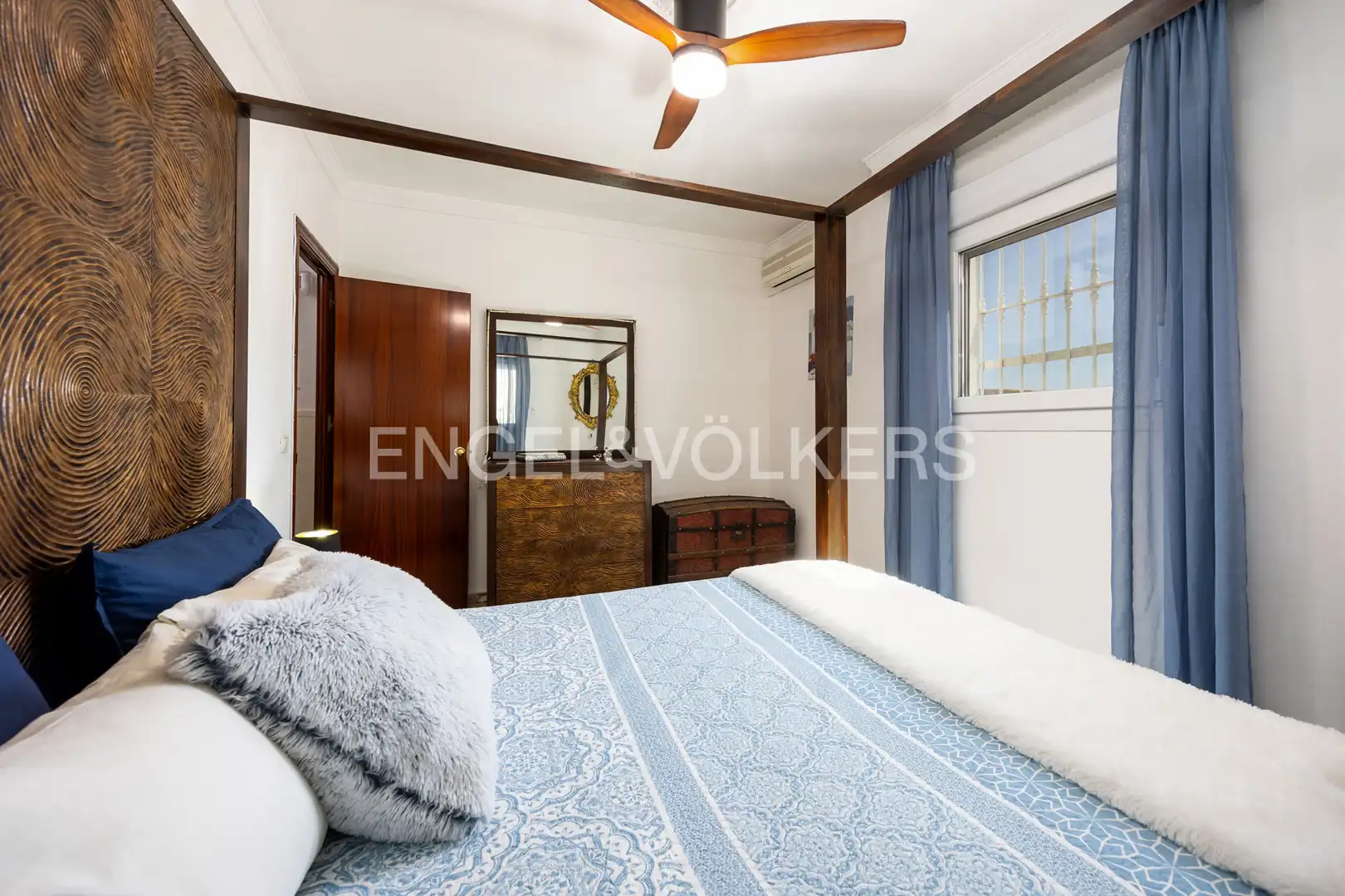 Habitación de Casa o chalet en venta en Chiclana de la Frontera con Aire acondicionado, Calefacción y Jardín privado