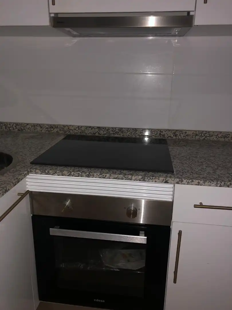 Cuina de Pis de lloguer en Tarragona amb Forn i Balcó