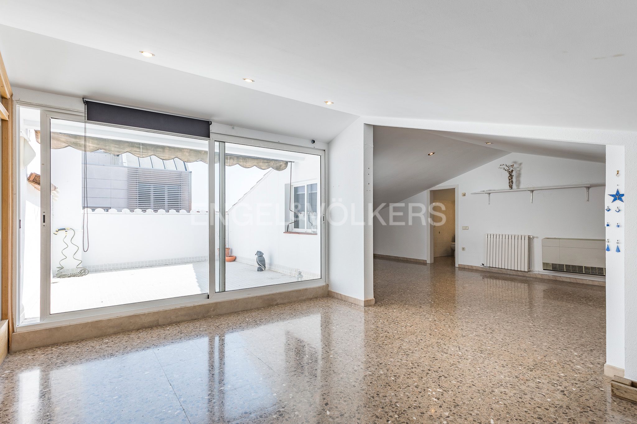 Exterior view of Duplex for sale in Terrassa  with Air Conditioner, Heating and Terrace