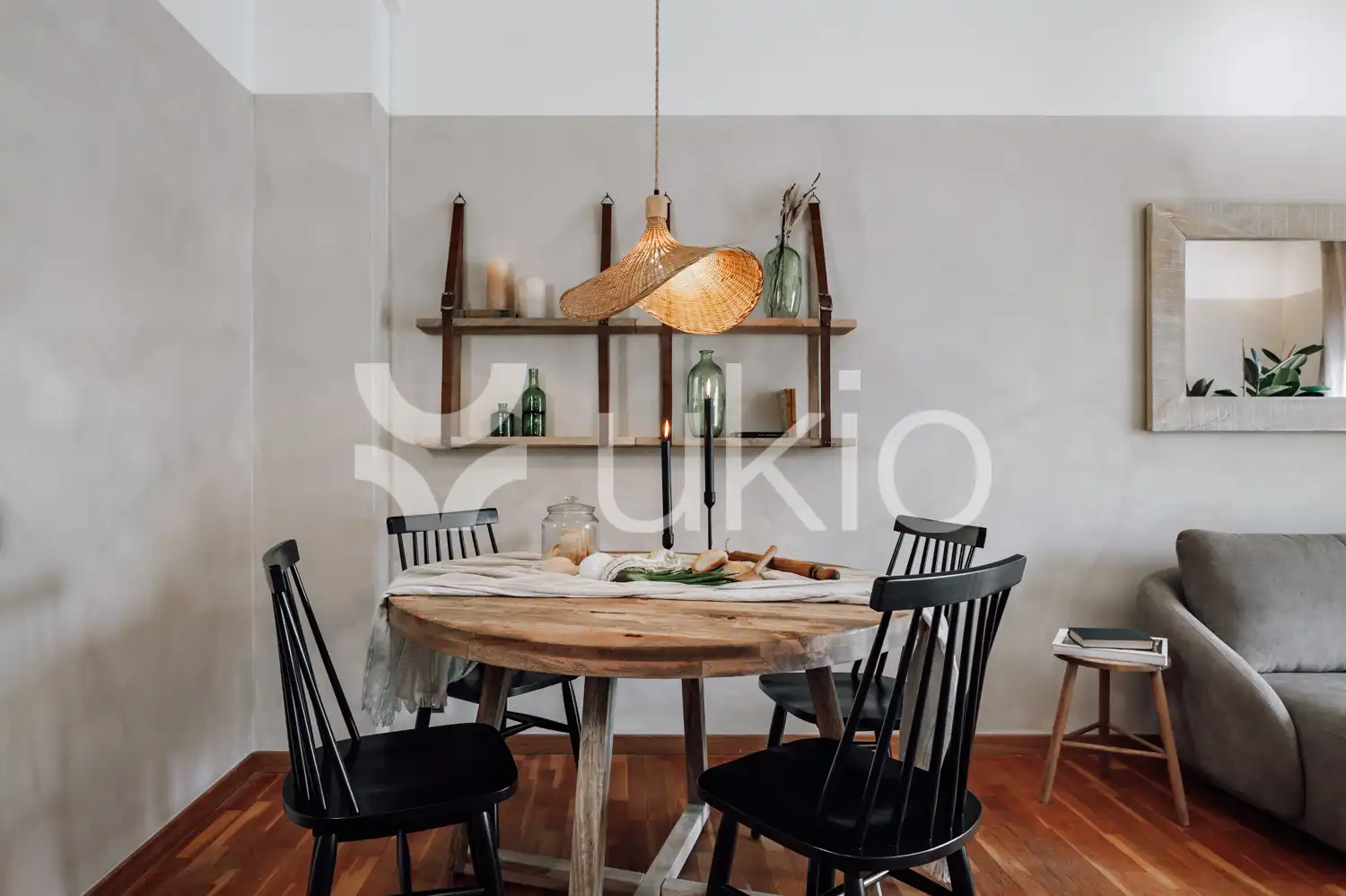Menjador de Apartament de lloguer en Barcelona amb Aire condicionat, Calefacció i Jardí privat
