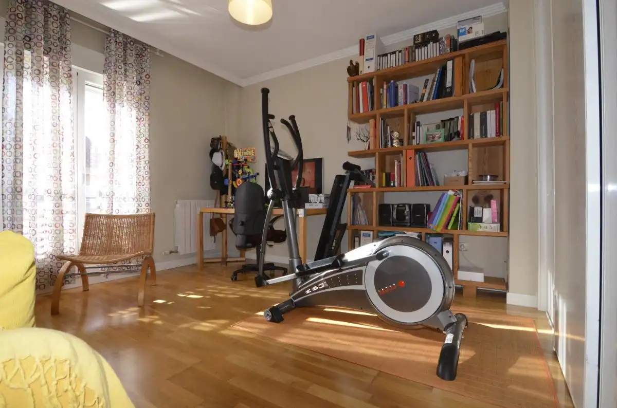 Sala de estar de Casa adosada en venta en Doñinos de Salamanca con Calefacción, Parquet y Terraza