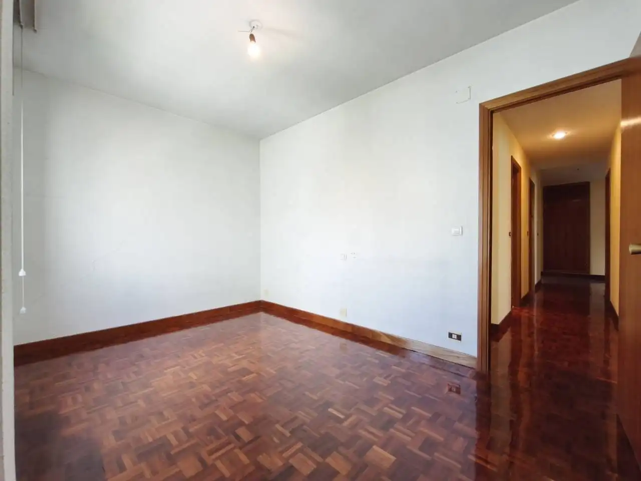 Dormitori de Pis en venda en Burgos amb Calefacció, Parquet i Terrassa