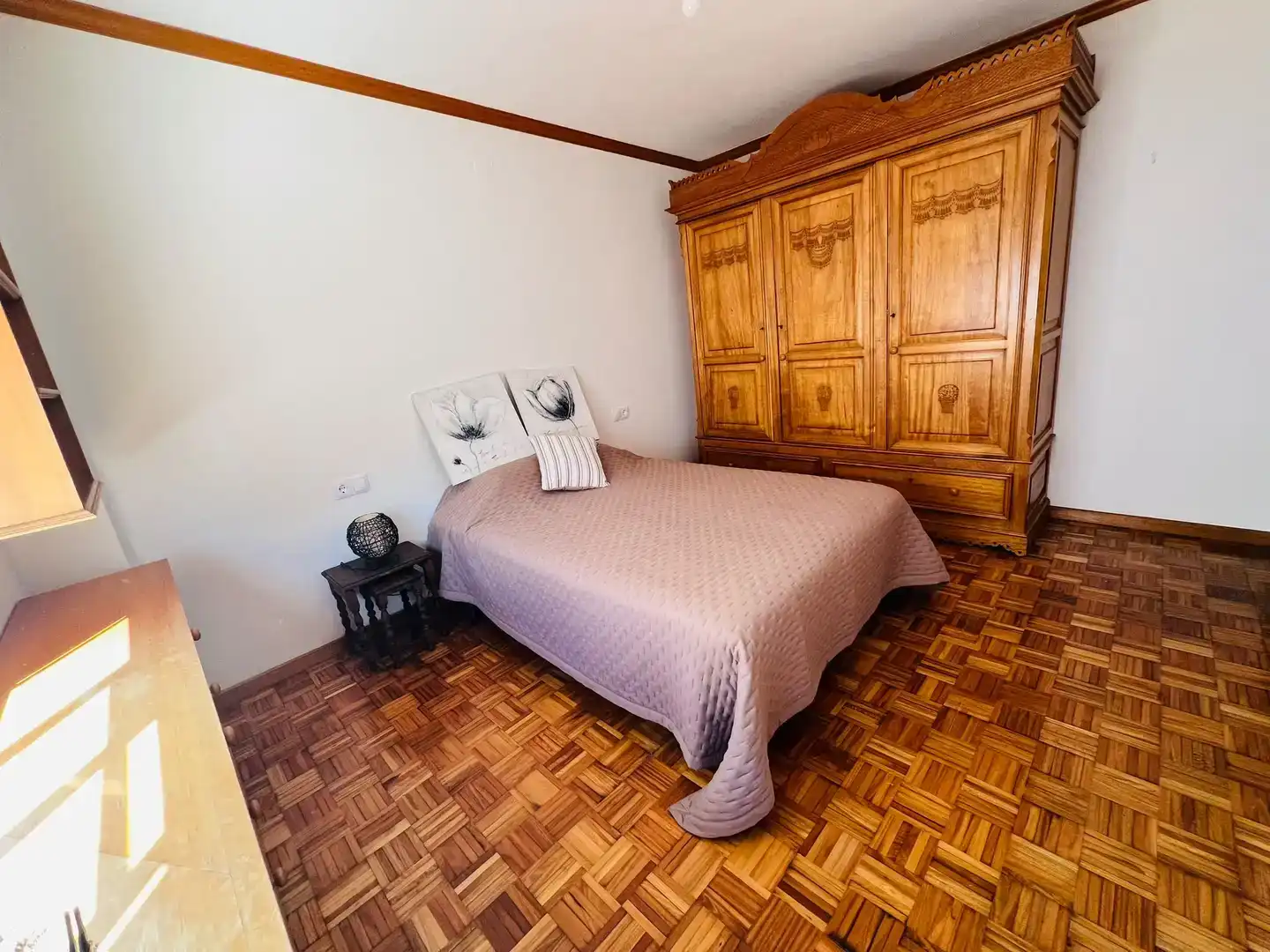 Schlafzimmer von Wohnung zur Miete in Ferrol mit Parkett und Möbliert