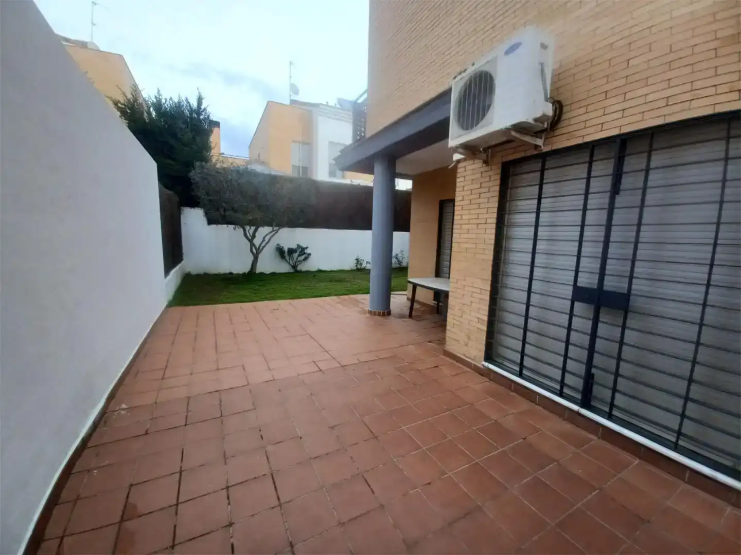 Terrassa de Pis en venda en Espartinas amb Aire condicionat, Jardí privat i Traster