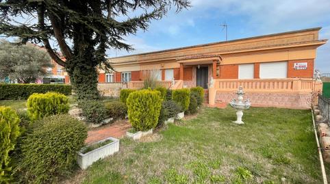 Foto 2 de Casa adosada en venta en Avenida Portugal, Villamuriel de Cerrato, Palencia