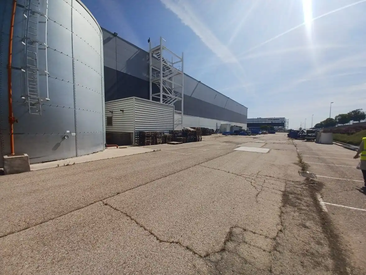Industrial building to rent in Calle Tesla, imagen 6