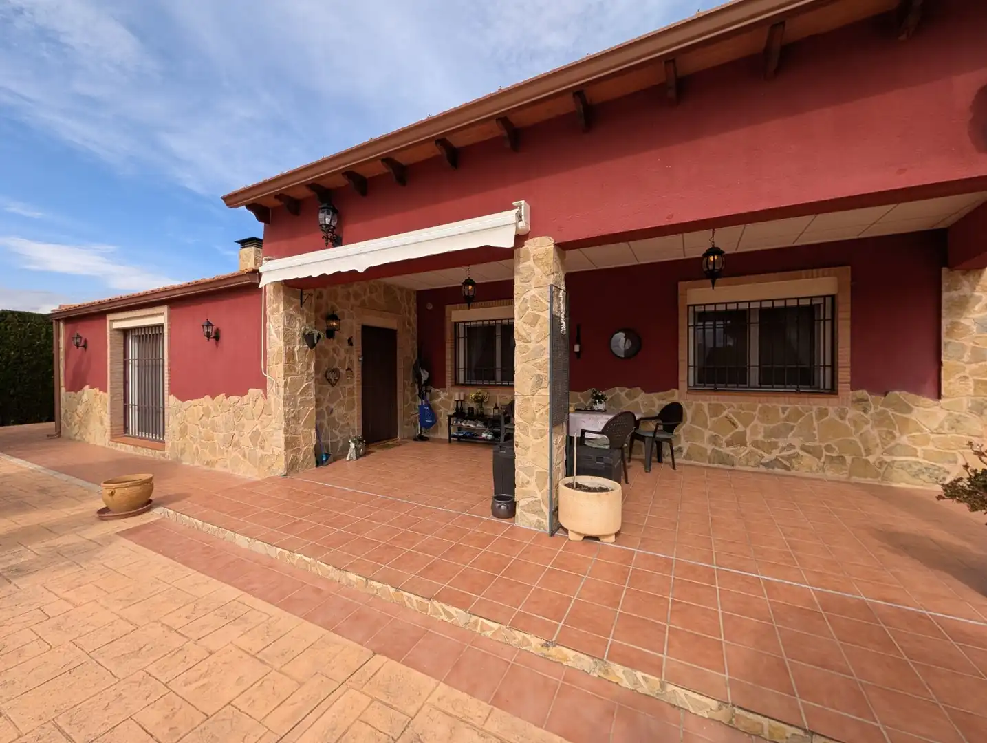 Maison rustique avec piscine à vendre à Sax, imagen 2
