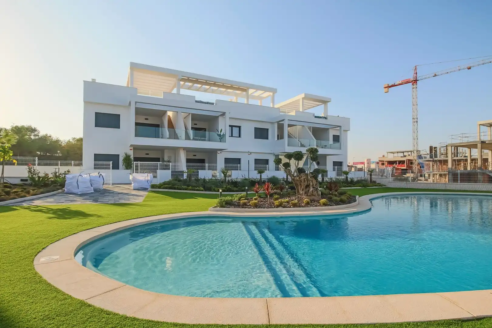 Vista exterior de Àtic en venda en Torrevieja amb Terrassa, Balcó i Piscina comunitària