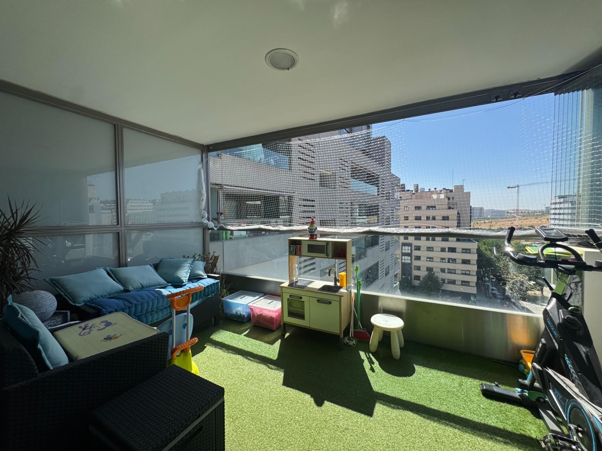 Terrace of Flat to rent in  Madrid Capital  with Air Conditioner, Heating and Private garden