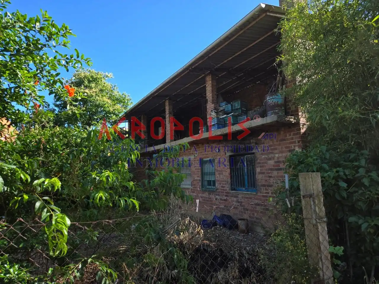 Vista exterior de Casa o xalet en venda en Onzonilla amb Calefacció i Traster