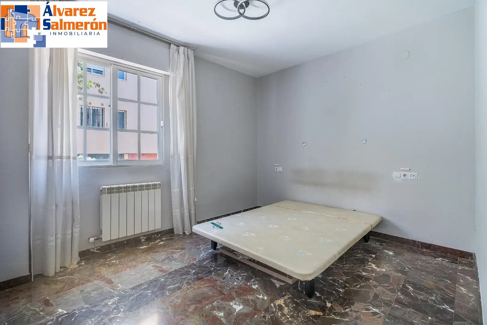 Habitación de Piso en venta en Granada con Aire acondicionado, Calefacción y Terraza