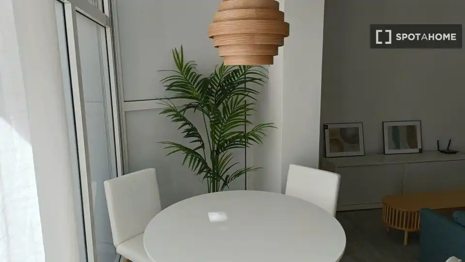 Comedor de Piso de alquiler en Vilanova i la Geltrú con Aire acondicionado, Calefacción y Amueblado
