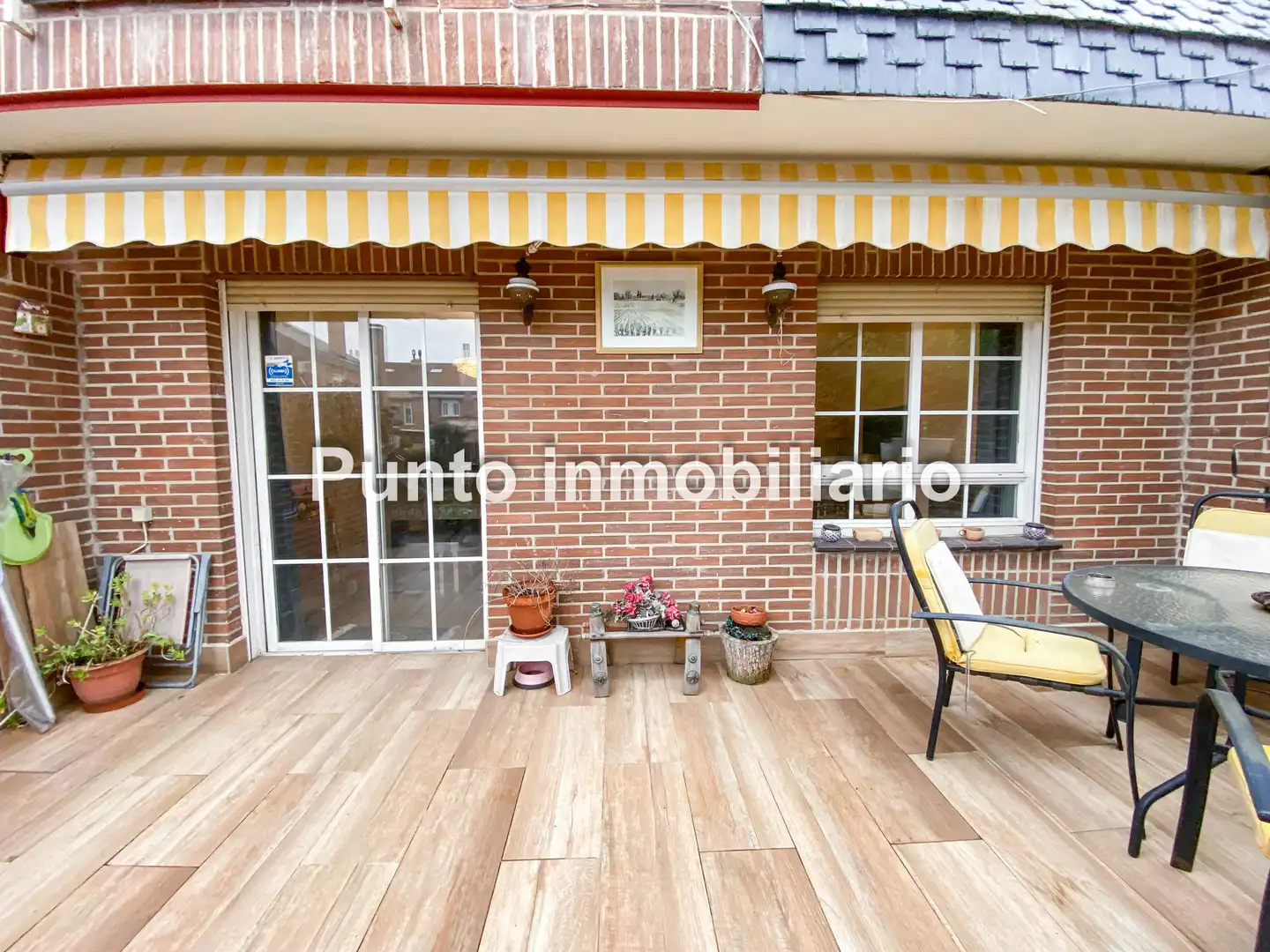 Terrassa de Casa adosada en venda en Valladolid amb Calefacció, Jardí privat i Parquet