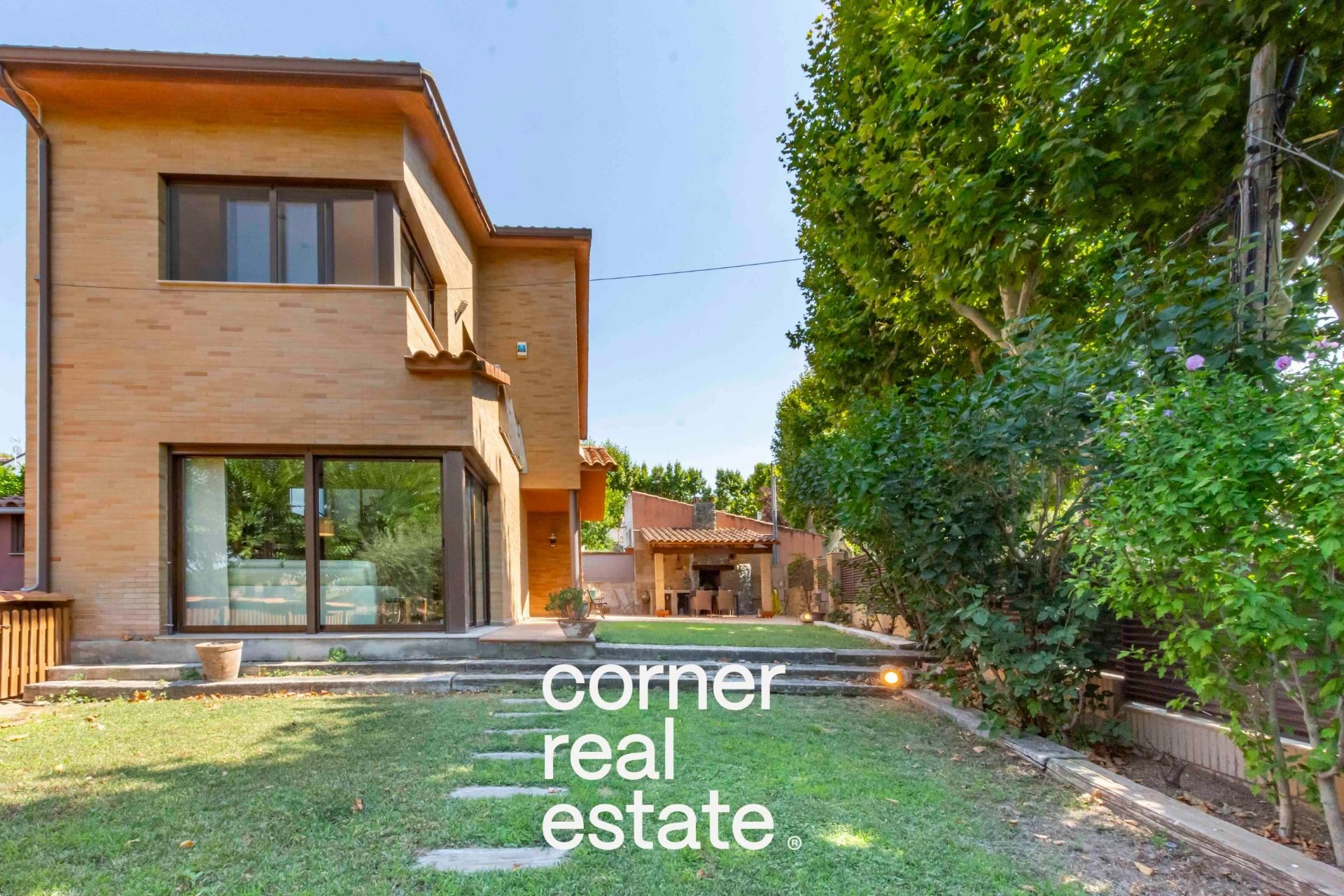 Exterior view of House or chalet for sale in Sant Cugat del Vallès  with Heating, Private garden and Terrace