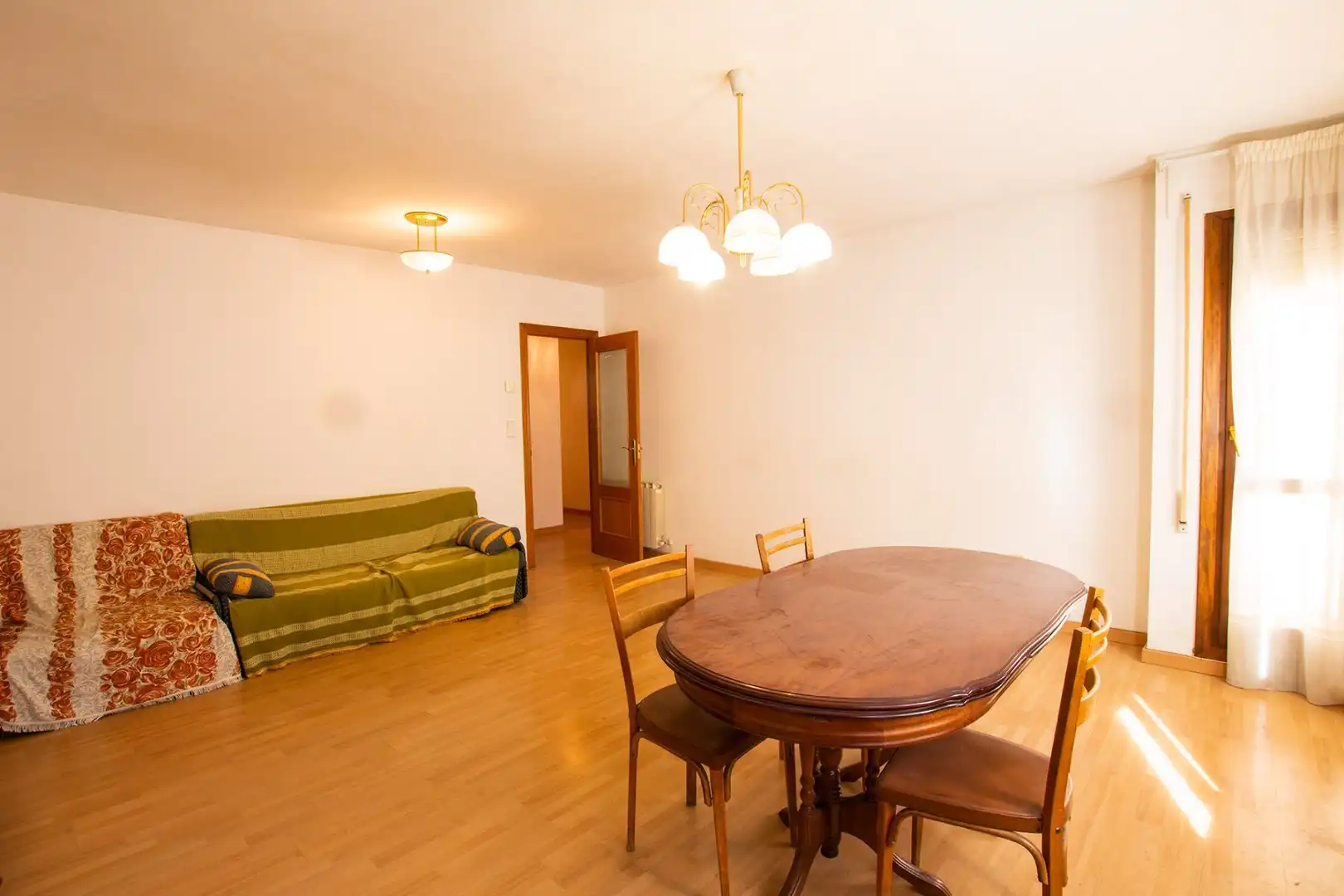 Wohnzimmer von Wohnung zum Verkauf in Caspe mit Heizung